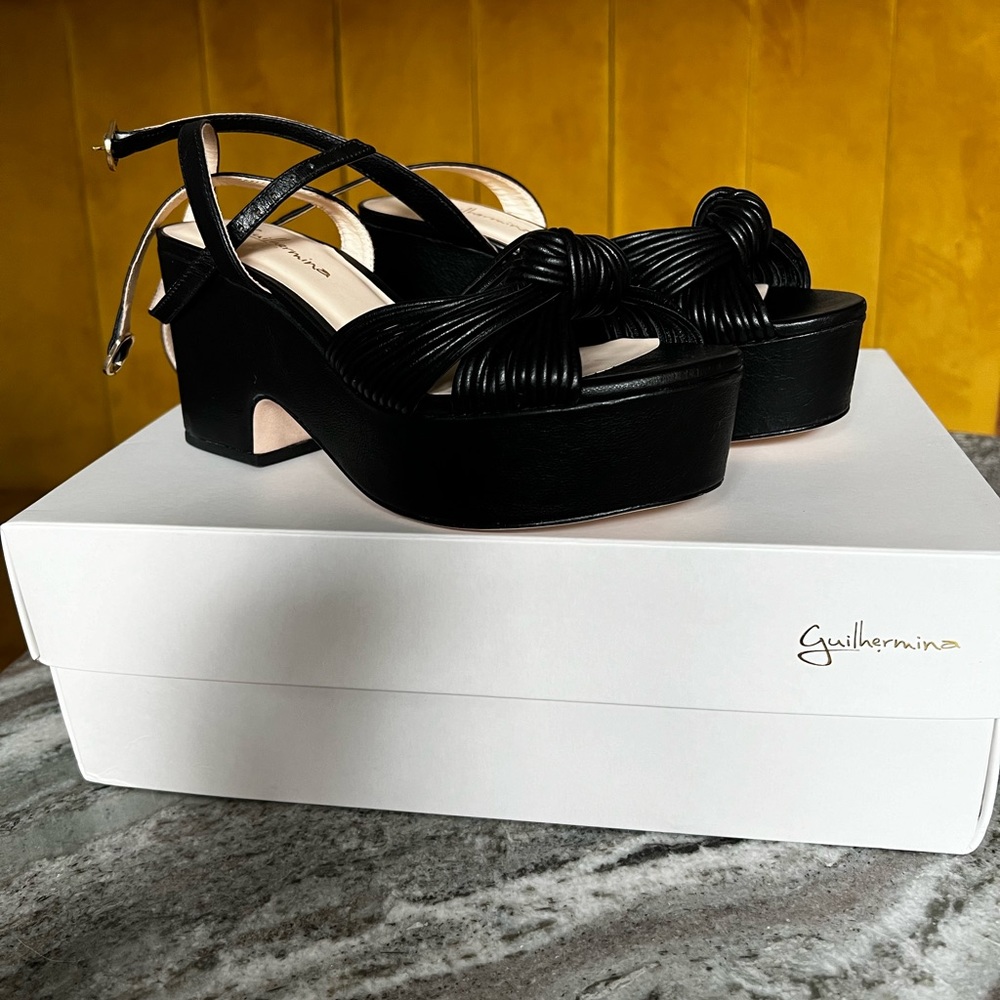 NWT Guilhermina Black Platform Heels